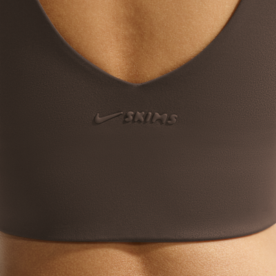 NikeSKIMS Matte Women's Printed V-Neck Long-Line Bra. Nike.com